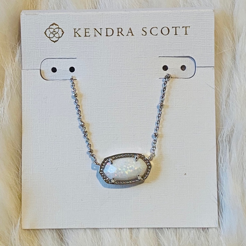 Kendra Scott necklace
